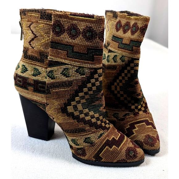 Kelsi Dagger Tapestry Heel Ankle Bootie Size 8M Boho Tribal Western - Picture 1 of 9